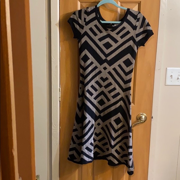 Dress - Picture 4 of 4